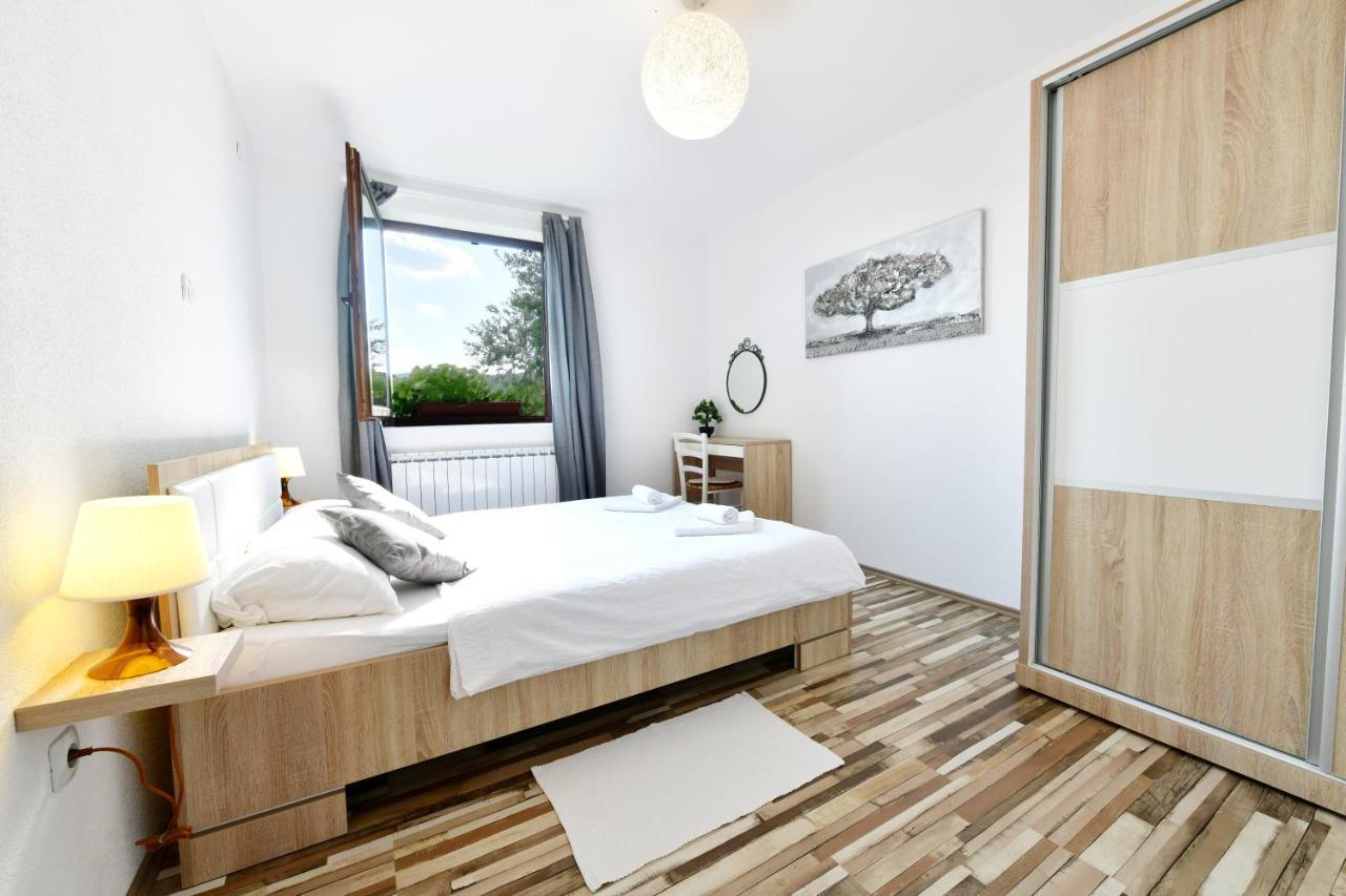 Holiday Home Ostrun Rakovica Bagian luar foto