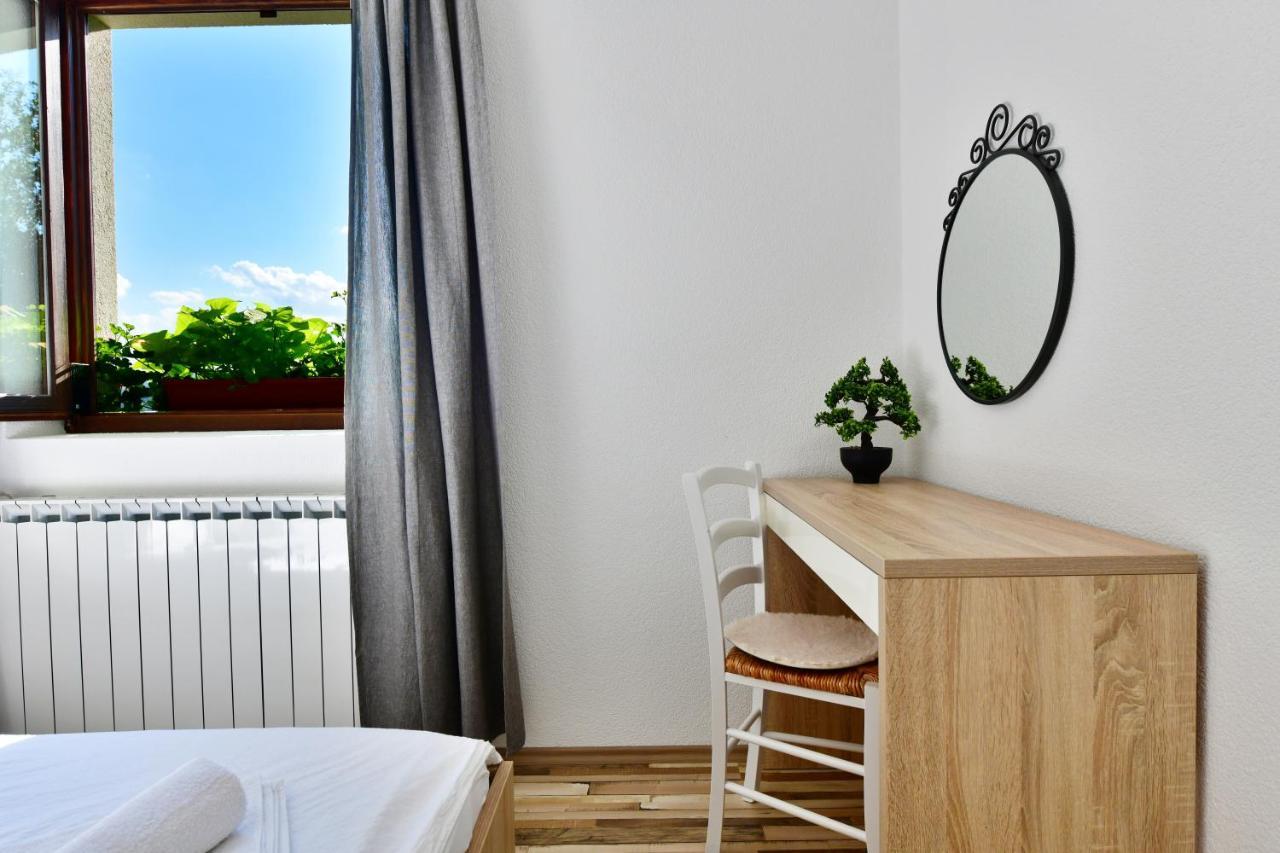 Holiday Home Ostrun Rakovica Bagian luar foto