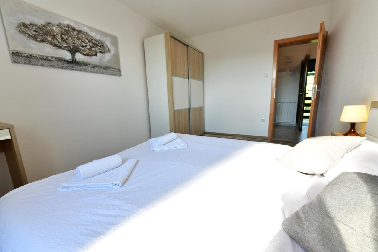 Holiday Home Ostrun Rakovica Bagian luar foto