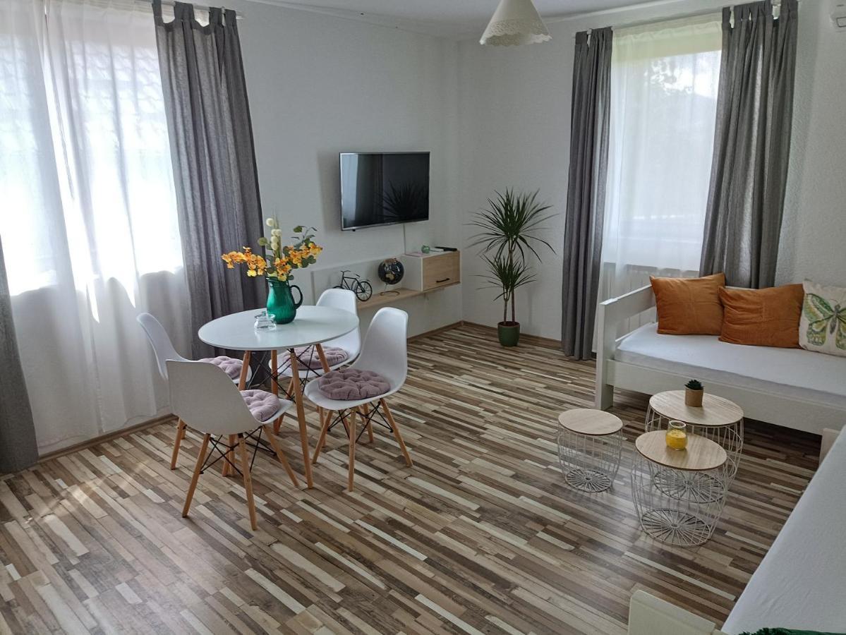 Holiday Home Ostrun Rakovica Bagian luar foto